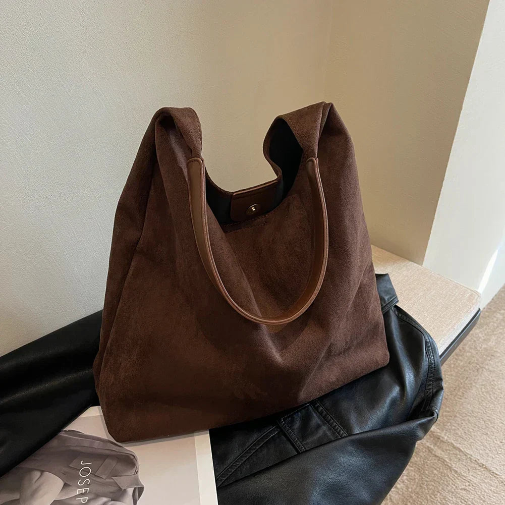 Jady - Suède Tote Bag